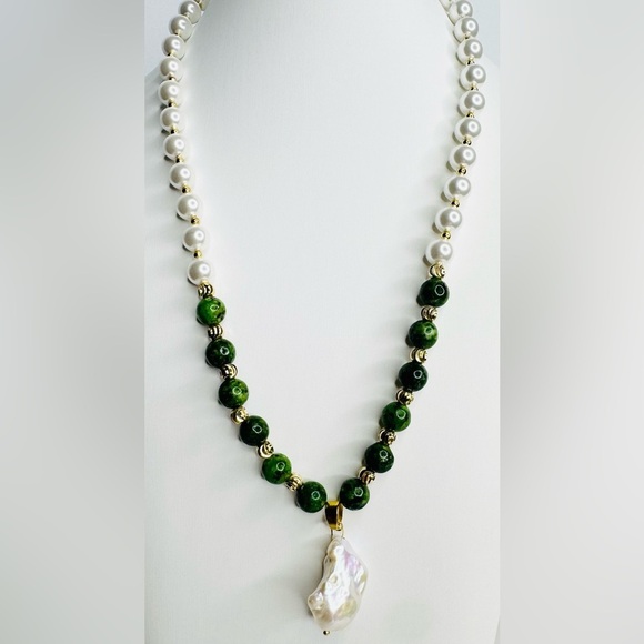 Bohemian Style (Two Pieces) Pearls and Natural Green Bead Necklace. - Picture 3 of 6